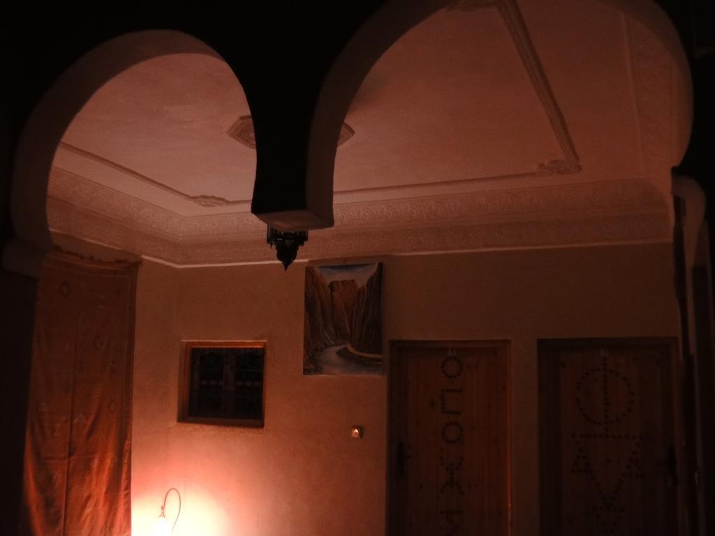 Maison D'Hotes Le Ciel Bleu Tinghir Esterno foto